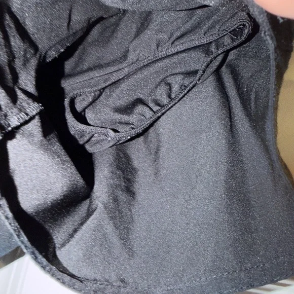 Old Navy Active Black Shorts - Picture 5 of 6